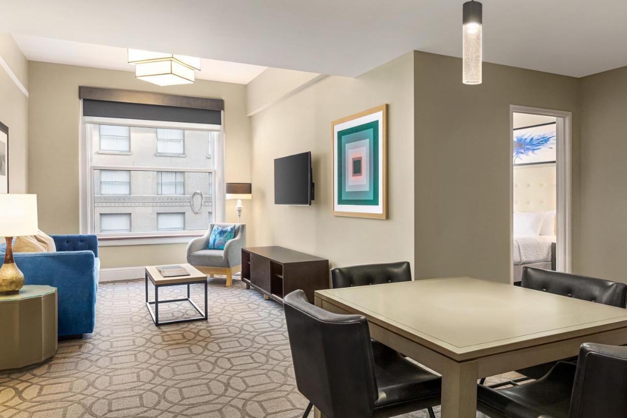 One-Bedroom Suite One King Bed
