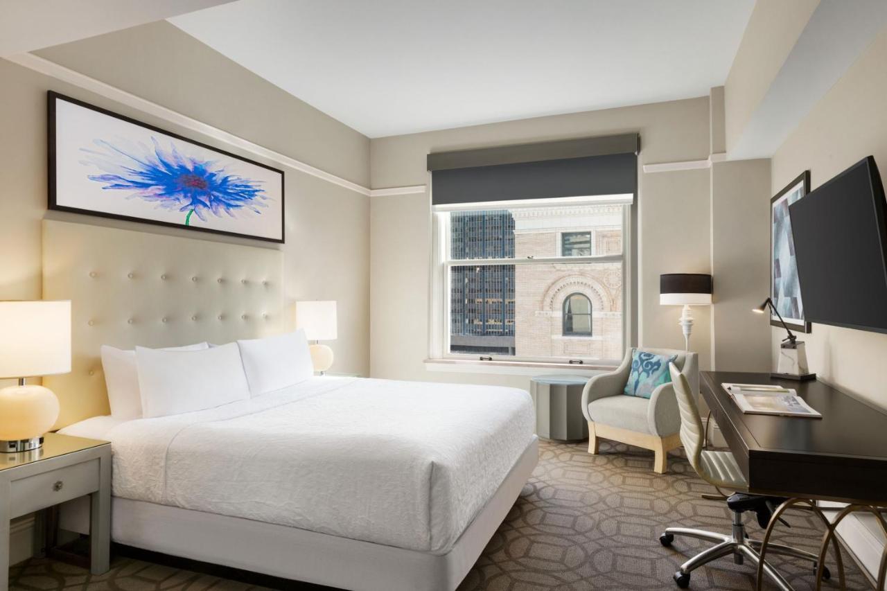 Guest Room One King Bed