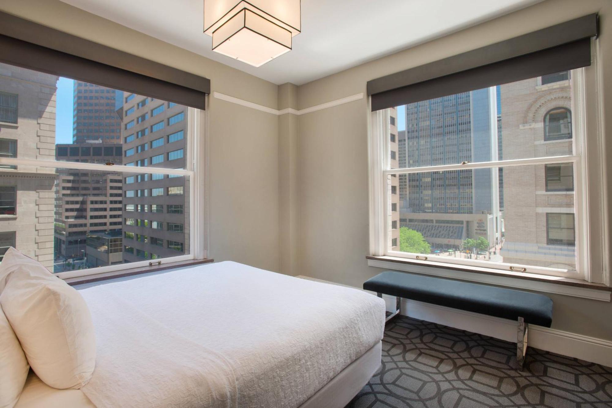 One-Bedroom Suite One King Bed