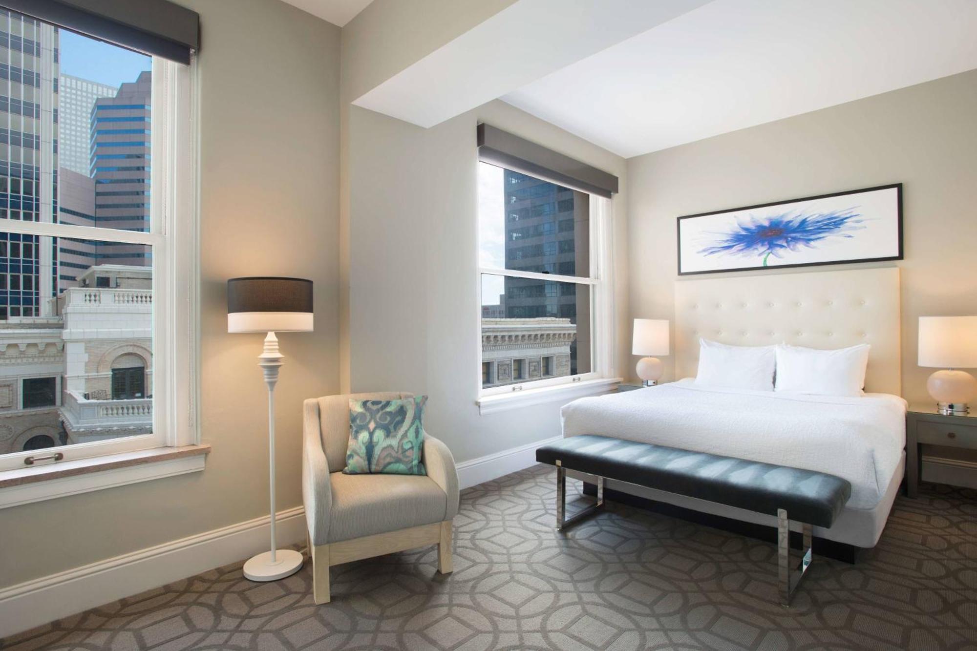 Deluxe Guest Room One King Bed