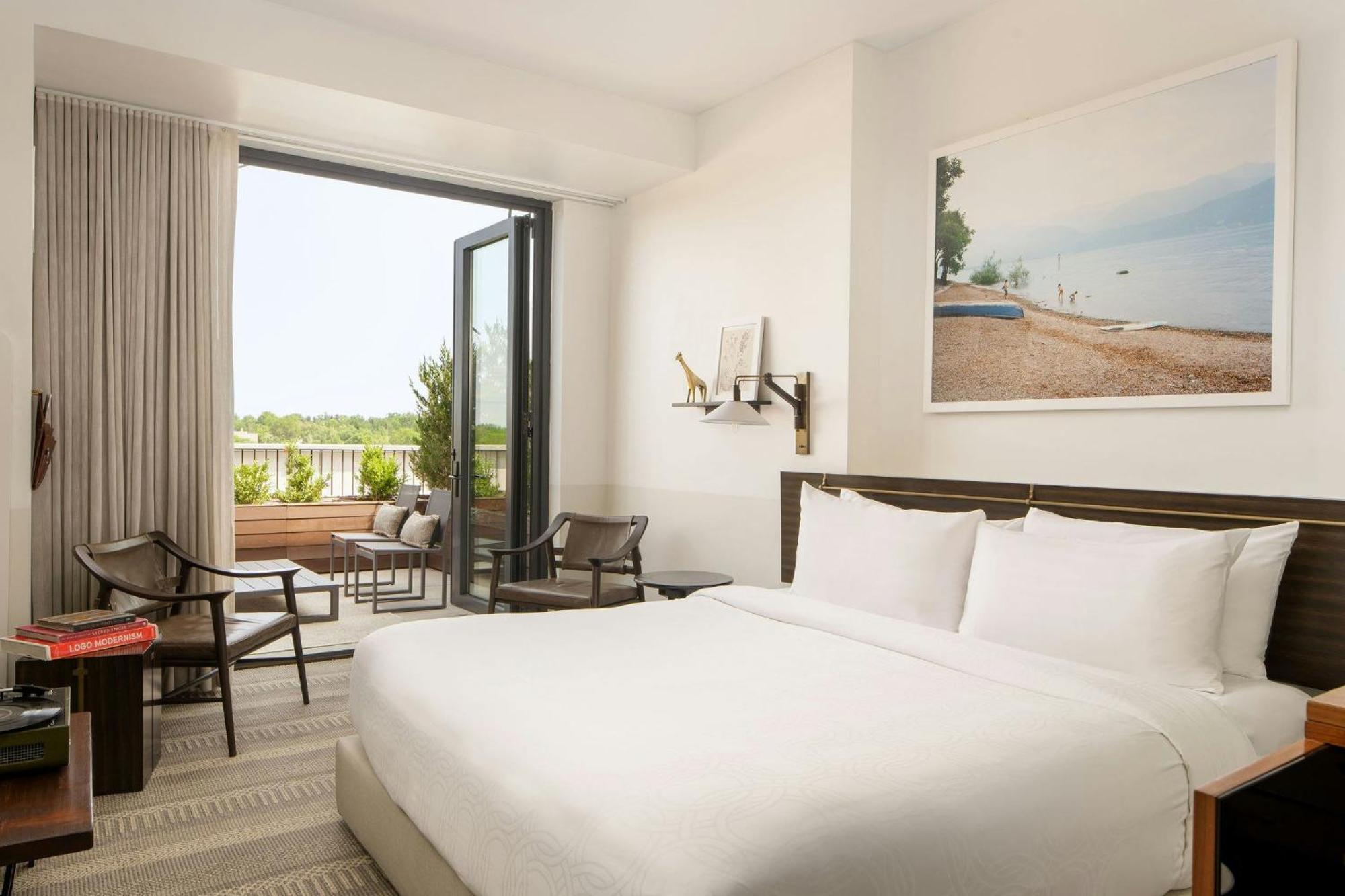 Double Room,1769893743:JPEG