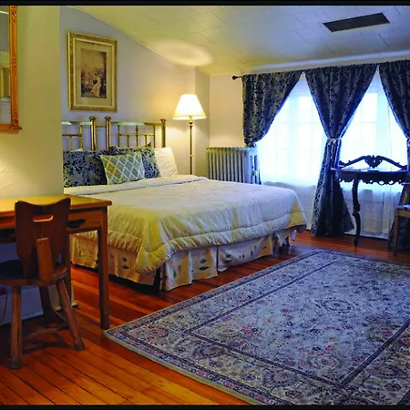 The Holiday Chalet Victorian-3