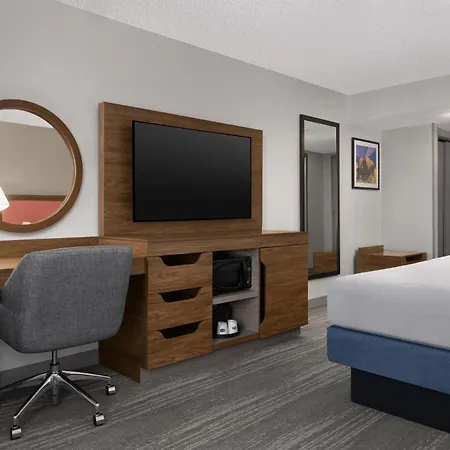 Hampton Inn & Suites Denver-Cherry Creek-2